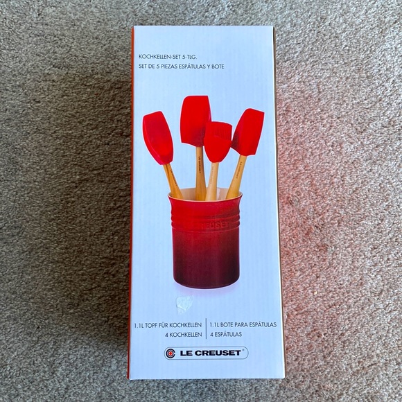 Le Creuset Kitchen Brand New 4 Spatulas And Spatula Holder By Le